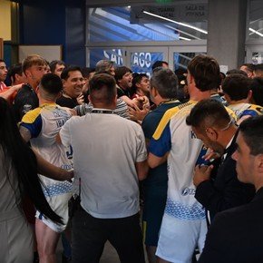 Pasillo violento: la bochornosa batalla entre futbolistas de Estudiantes y Central en Santiago