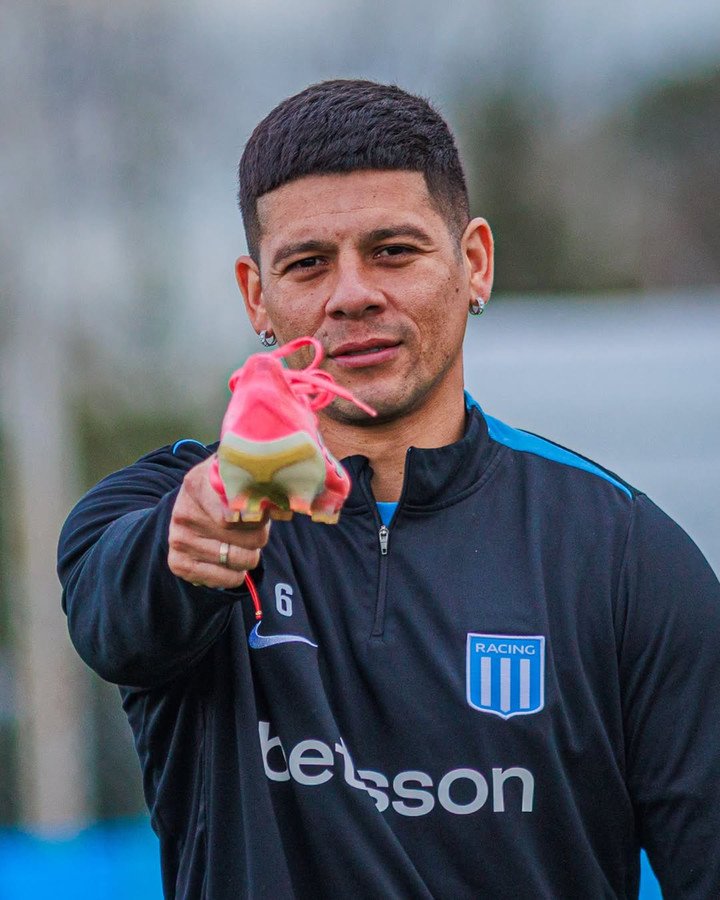 El defensor ya estuvo cerca de irse al Pincha en el verano. Foto: Prensa Racing.