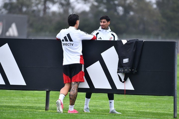 Juan Portillo con Driussi en el Camp. Prensa River.