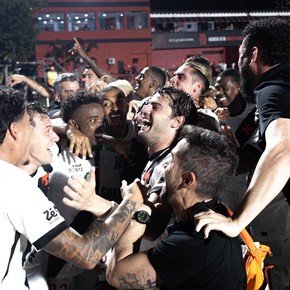 Santiago Sosa ya es clave en Vasco da Gama: fue figura en el triunfo ante Vitoria, conquistó a los hinchas y se ganó los elogios del DT
