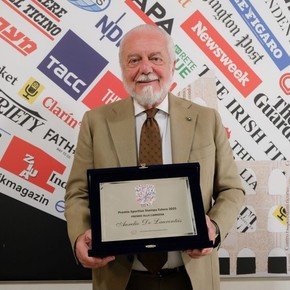 El presidente de Napoli fue premiado por la prensa internacional
