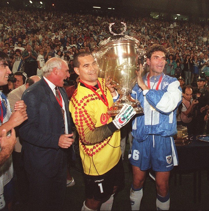 Campeón invicto de la Supercopa 96, junto a Chilavert, Mauricio Pellegrino y Claudio Husain.