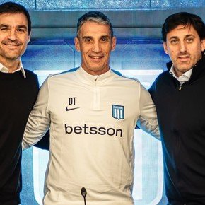 Racing en crisis: reunión clave con Vojvoda para definir su futuro