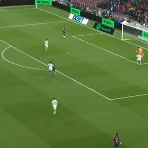 Entró por una insólita lesión y se mandó un blooper: el error de Szczesny en la goleada del Barcelona