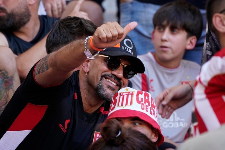 Al ser suspendido, Verón vio la final desde la tribuna.