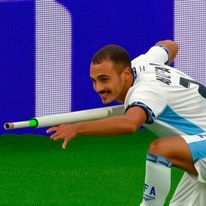 Video: la insólita expulsión de un israelí tras festejar un gol