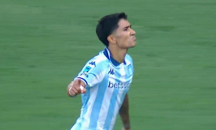 El festejo de Santiago Solari tras su gol a Argentinos Juniors.