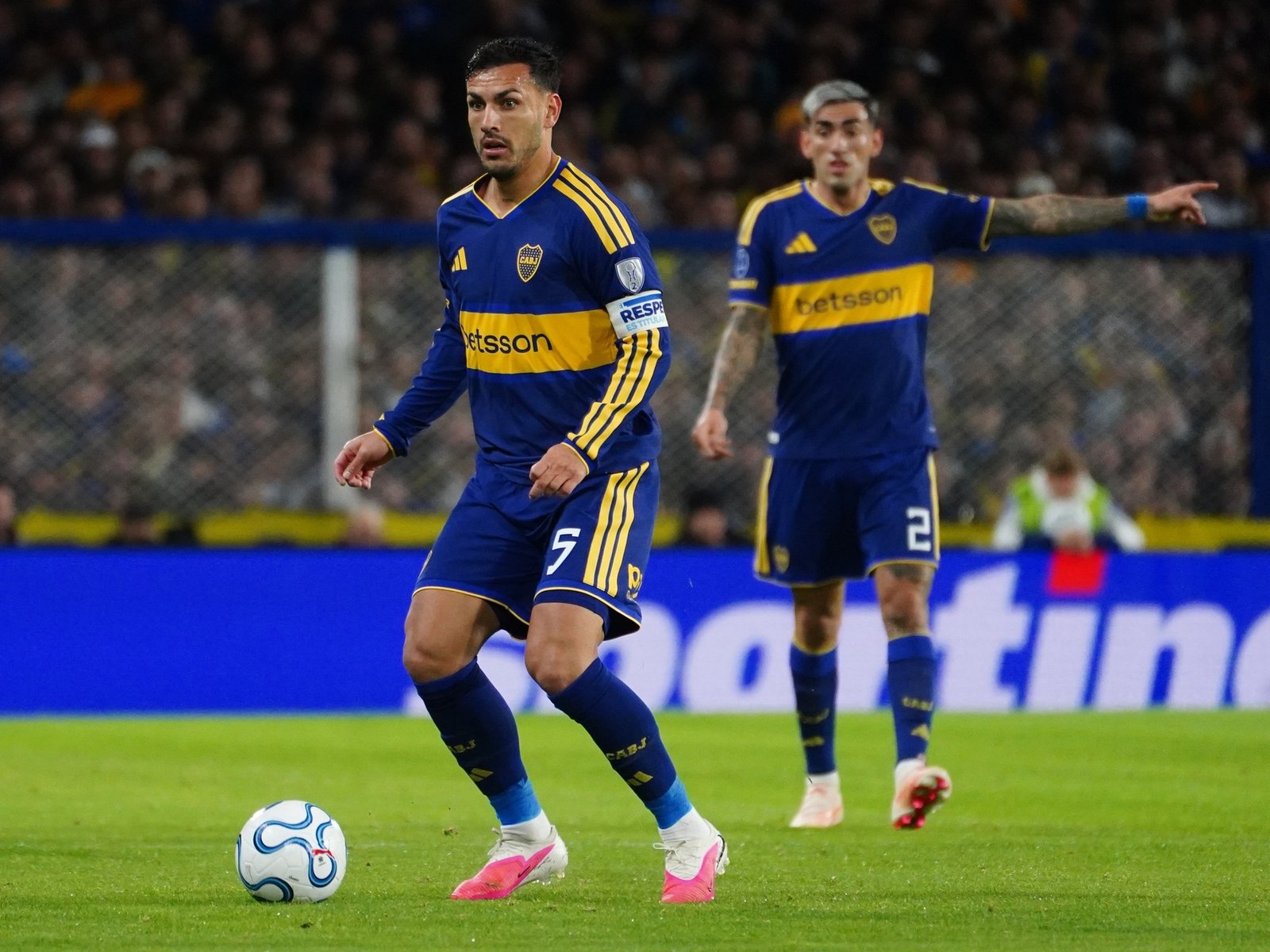 Boca no brilló pero por una genialidad de Paredes y el oportunismo de Merentiel le ganó a San Pablo por la Copa Sudamericana