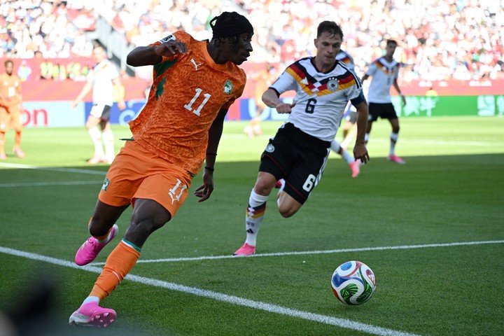 Diomandé con Costa de Marfil ante Alemania: con 19 años, fue una de las revelaciones del Mundial (EFE).
