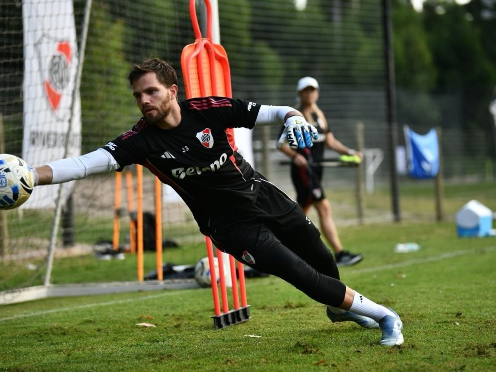 Centurión vuelve al arco de River: hace cuánto no ataja y la postura a tres meses del final de su contrato :: Olé