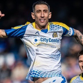 Penal infantil vía VAR en favor de Central que Di María lo intercambió por gol para festejar con un six seven