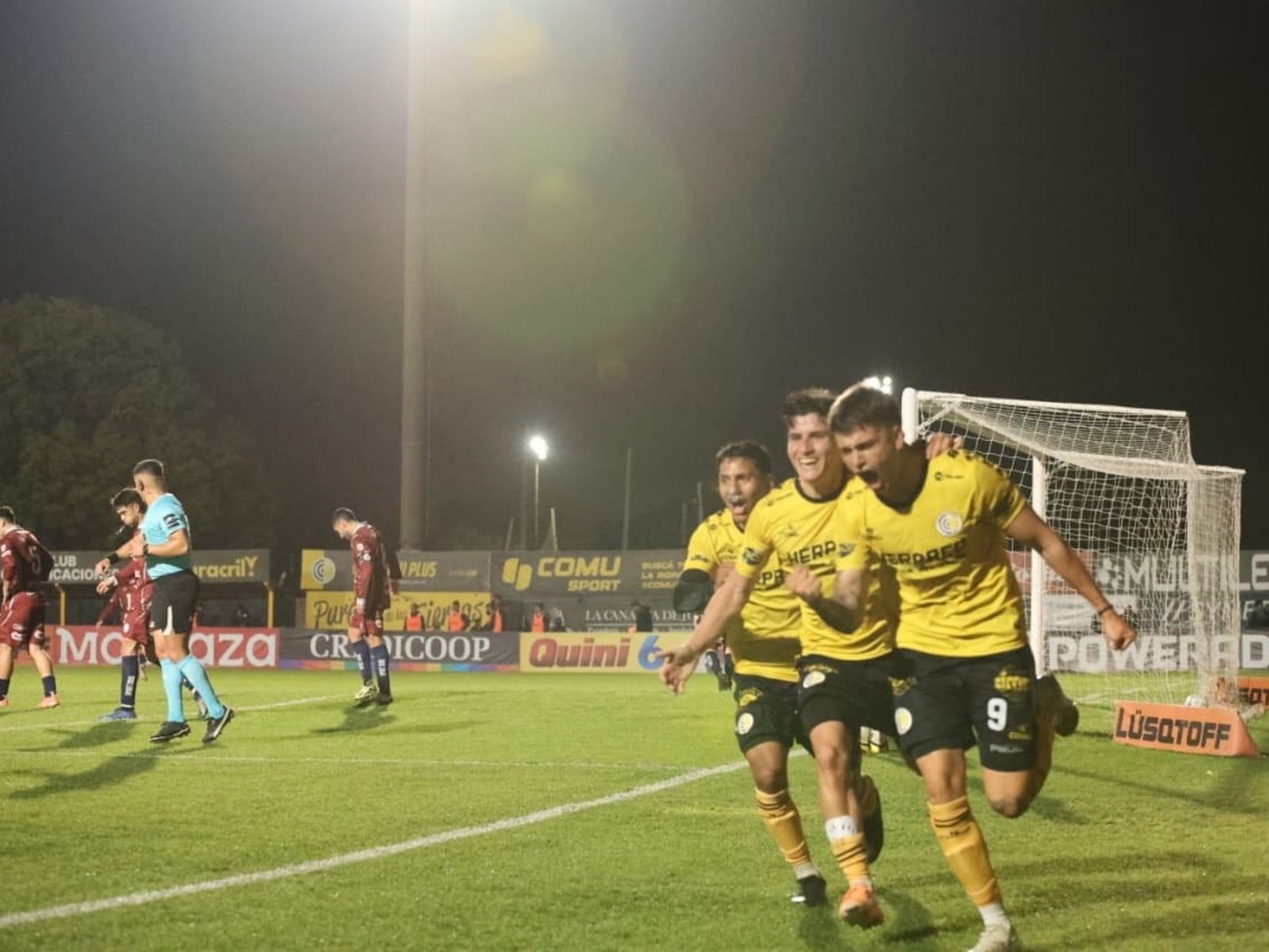 Comunicaciones venció a Merlo y se afianza en el Reducido: el Cartero sueña con el ascenso :: Olé