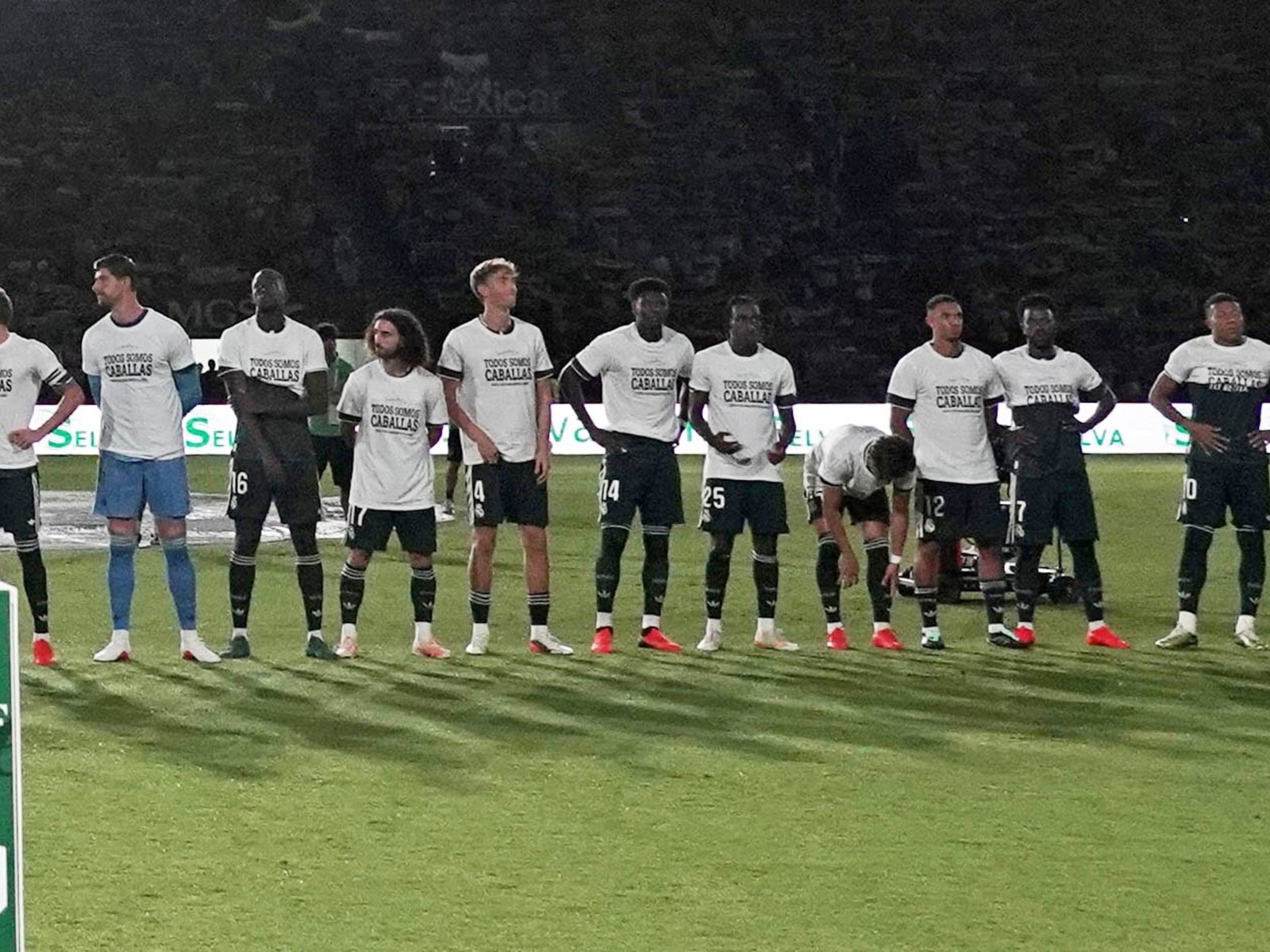 Durísimo ultimátum de los ultras del Real Madrid contra Mbappé, Vinícius y Konaté por la polémica con Ceuta: "Estos tres individuos..."