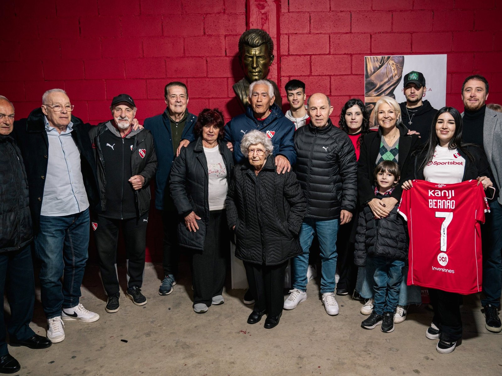 El emotivo homenaje a una gloria de Independiente en el estadio :: Olé