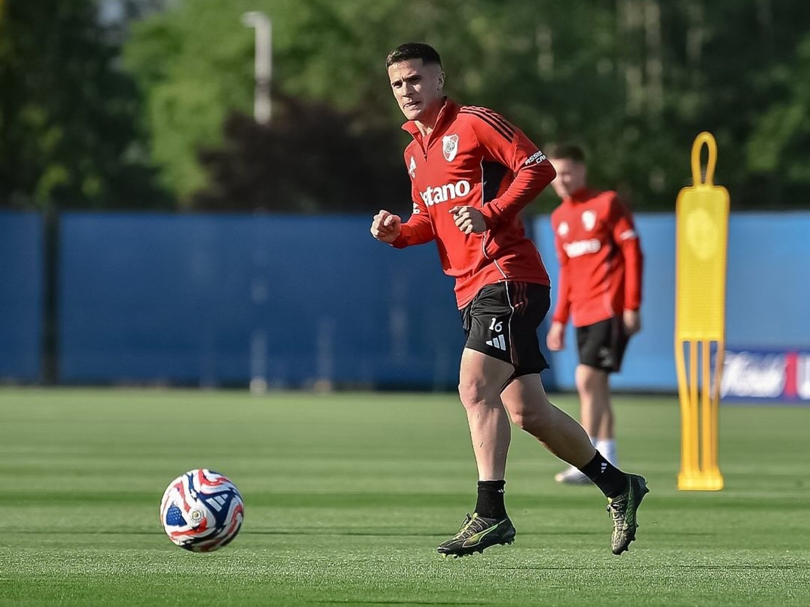 El marginado de River que está a detalles de arreglar su salida de Cantilo :: Olé