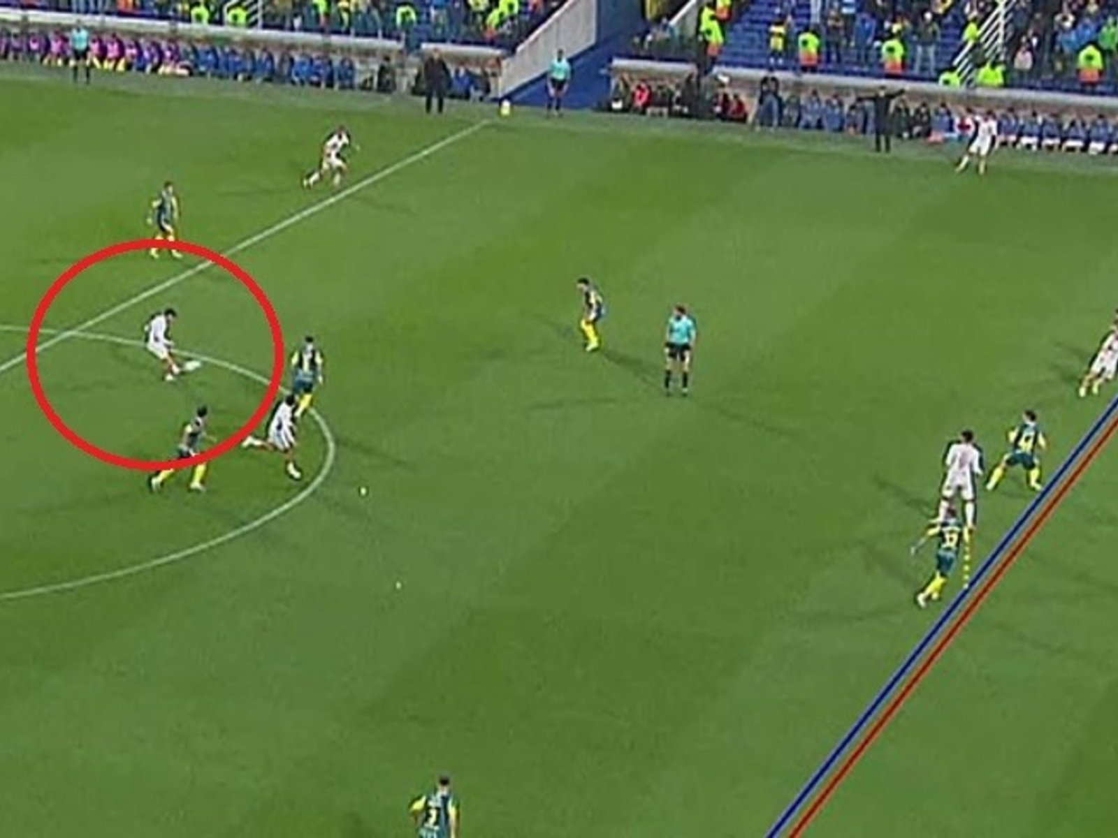 El trazado de líneas en el gol anulado a Argentinos ante Rosario Central: ¿un instante tarde? :: Olé