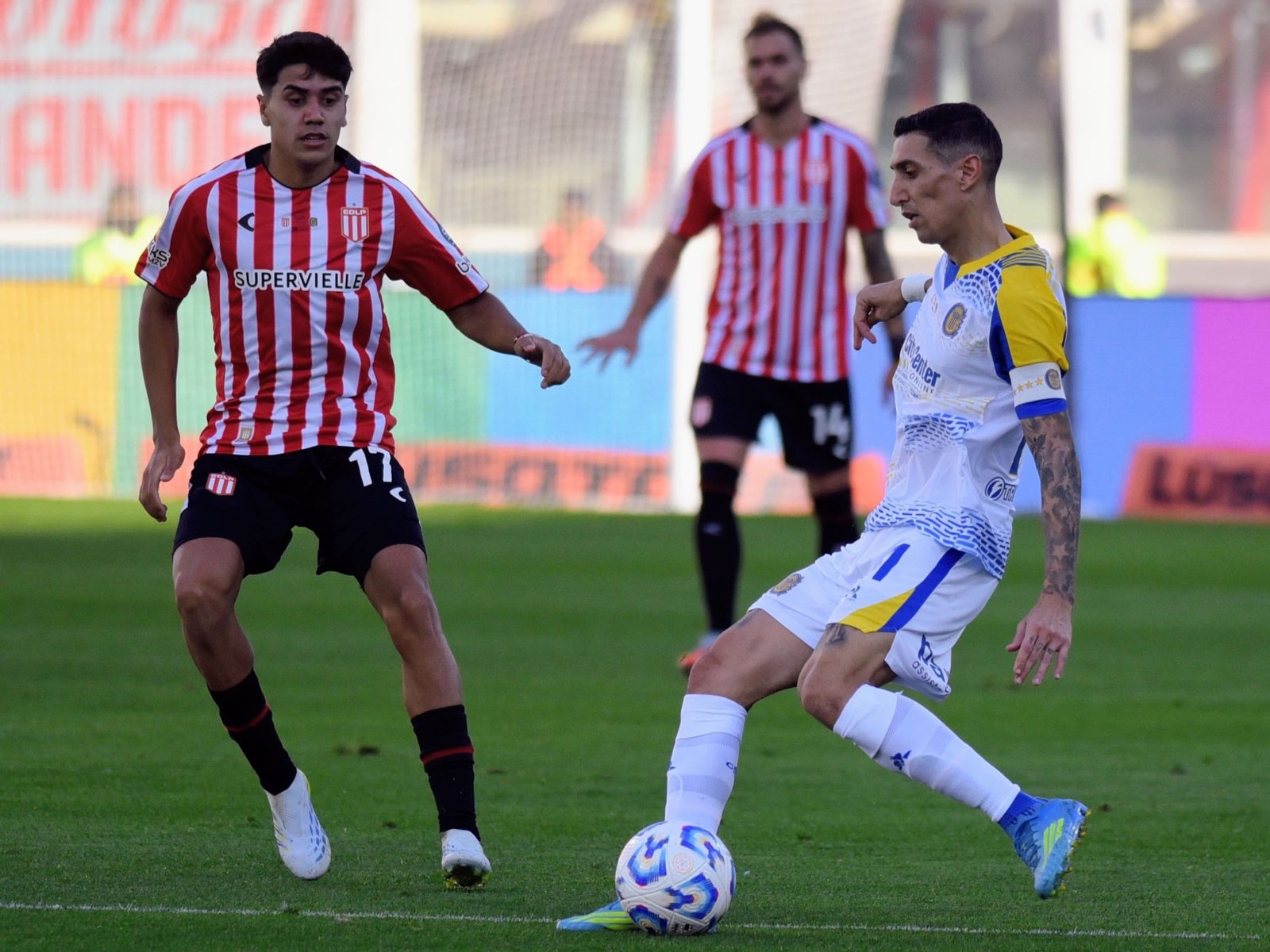 En un partido caliente, Estudiantes y Central se enfrentan por la Supercopa Internacional :: Olé