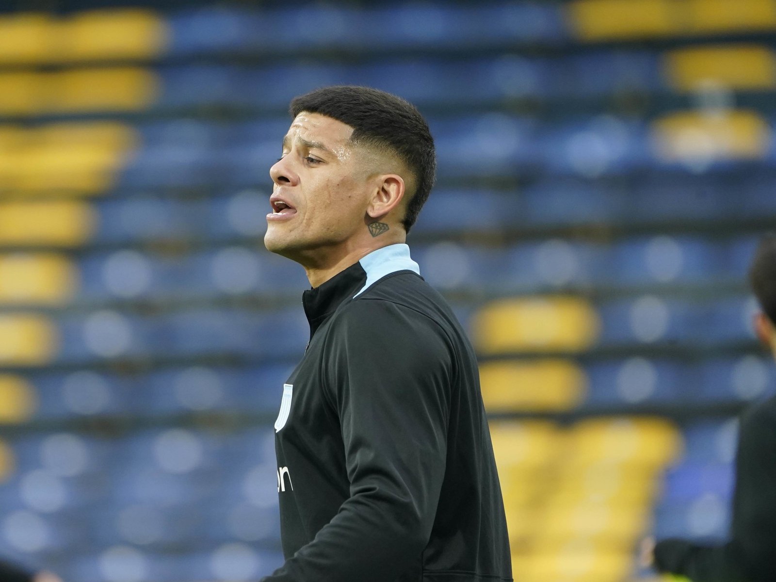 Escala el conflicto: Marcos Rojo, ausente en la práctica de Racing :: Olé