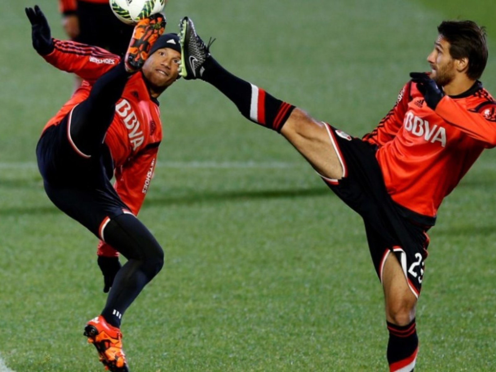 Fue compañero de Ponzio en River y quiere formar parte de su cuerpo técnico: "Estoy a las órdenes" :: Olé