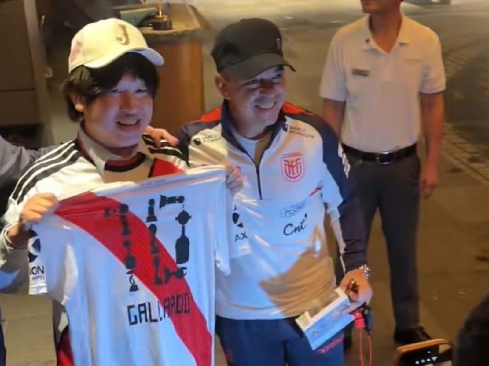 Gallardo y una sorpresiva visita riverplatense en Japón :: Olé