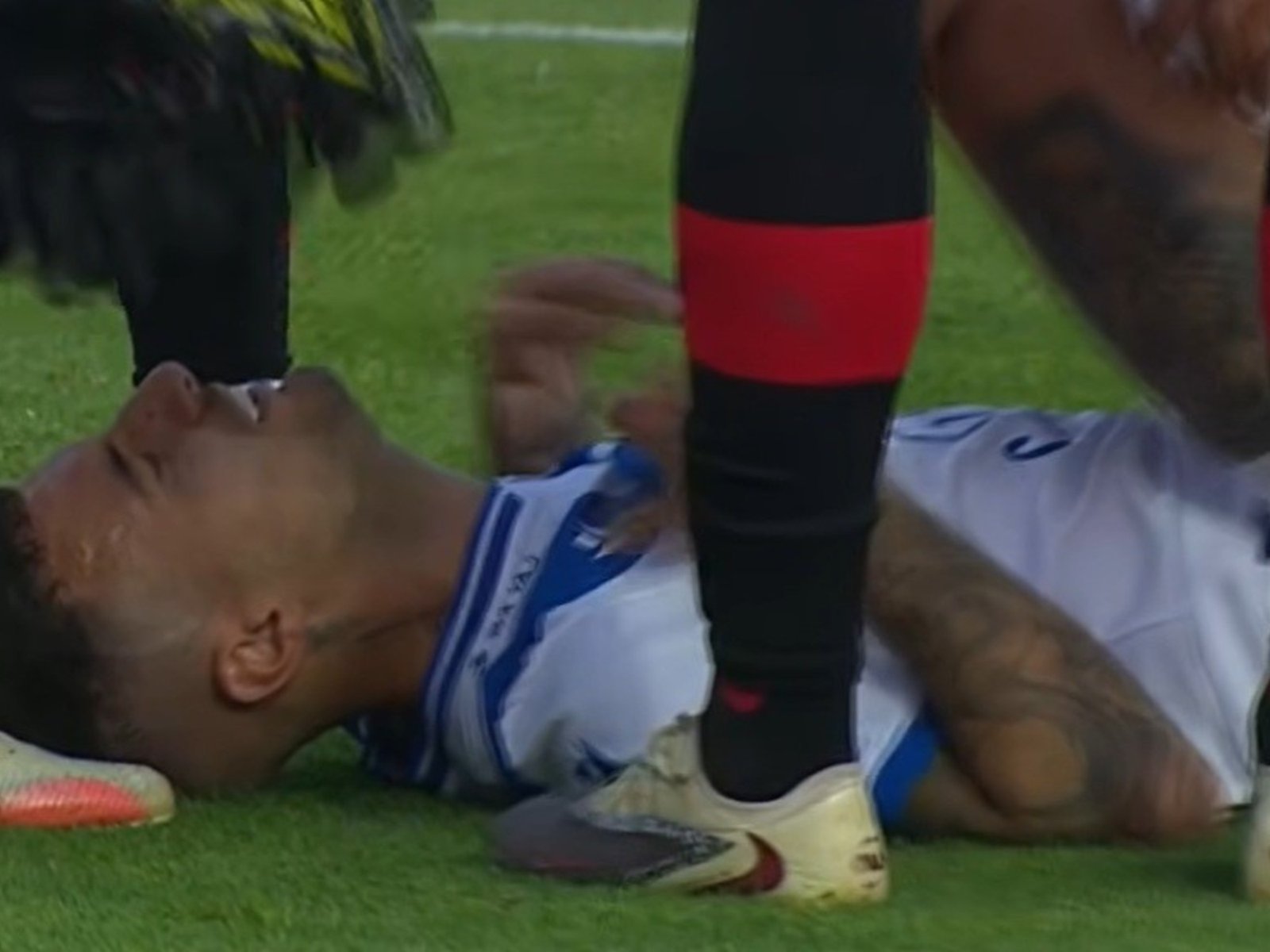 Gravísima lesión de Emanuel Mammana que tuvo que ser operado de urgencia tras el duelo frente a Newell’s: quedará internado en Rosario
