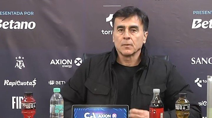 Gustavo Quinteros, DT de Independiente.