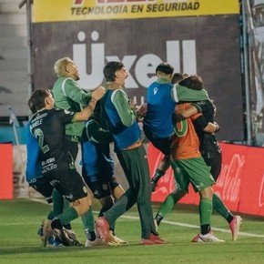 Con el Ruso Rodríguez como héroe, Banfield le ganó a Riestra y se metió en semifinales de la Copa Argentina
