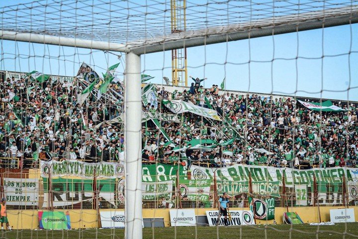 La barra Algodonera de Mandiyú siempre presente.