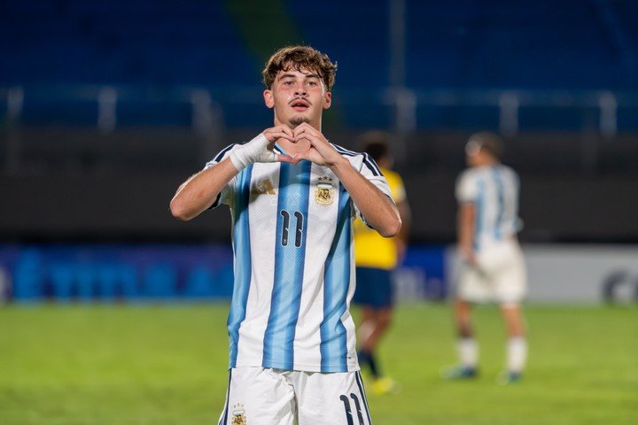 Policella en el Sudamericano Sub 17 con la Selección.
