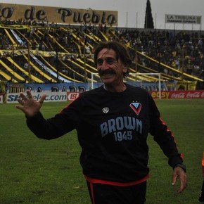 ¿Vuelve Don Ramón? La contundente respuesta de Pablo Vicó ante el mal momento de Brown de Adrogué