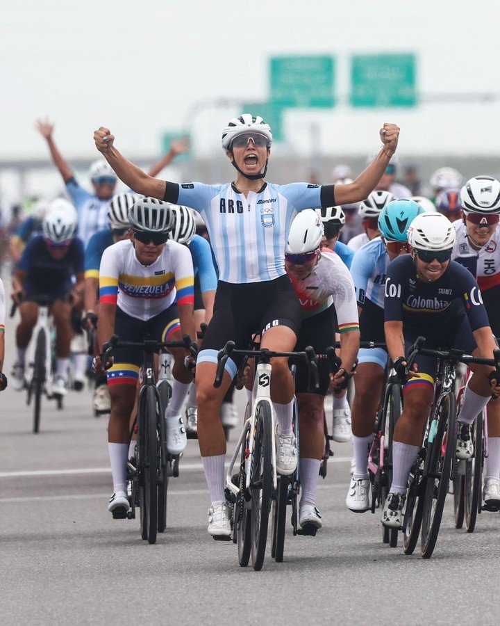 Julieta Benedetti ganó el oro en ciclismo de ruta. (@PanamSports)