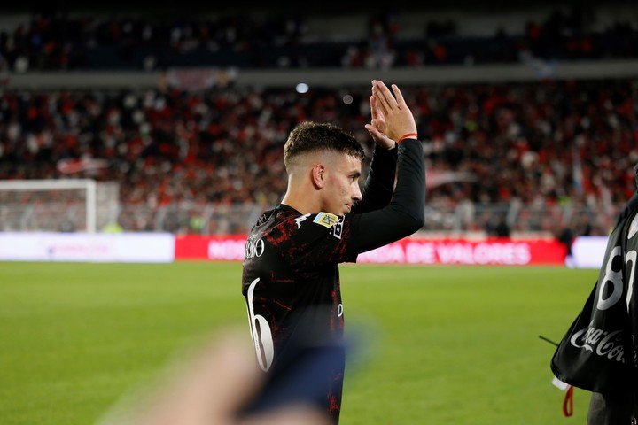 Franco Alfonso pide perdón a la hinchada de River. (Sebastián Gueli / Prensa). 