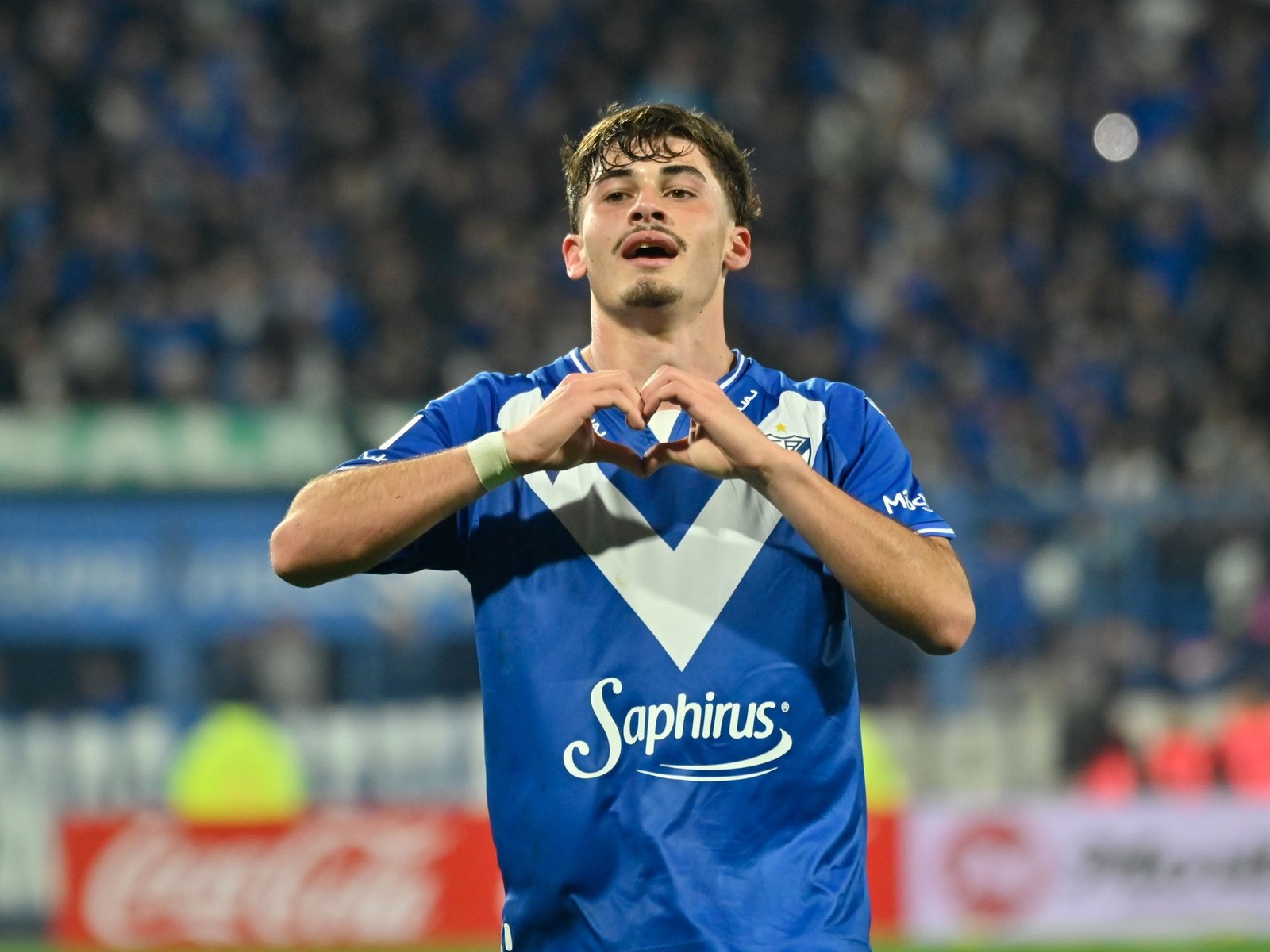 La historia de Policella, el "pibe de las rabonas" que es categoría 2009, casi juega para Chile y metió su primer gol con la camiseta de Vélez :: Olé