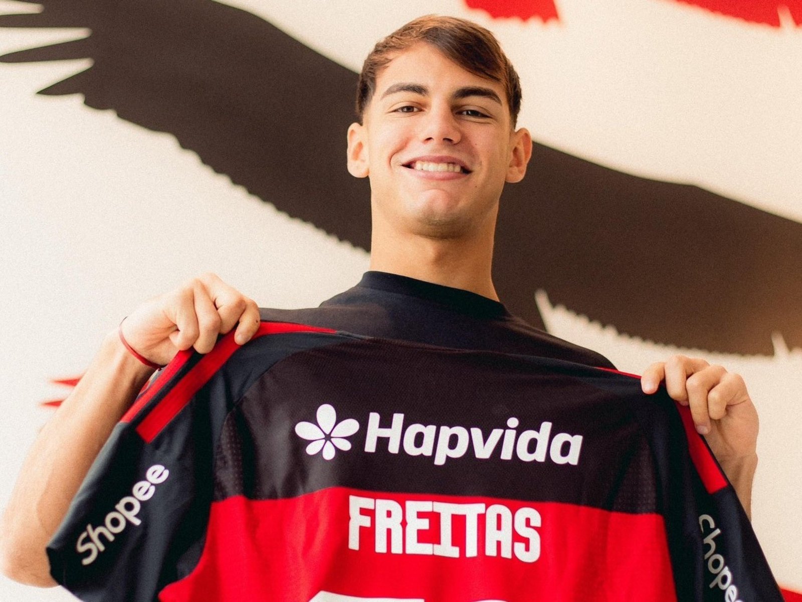 La presentación de Freitas en Flamengo: parche de la Libertadores, “bienvenido, hermano” y qué número usará :: Olé