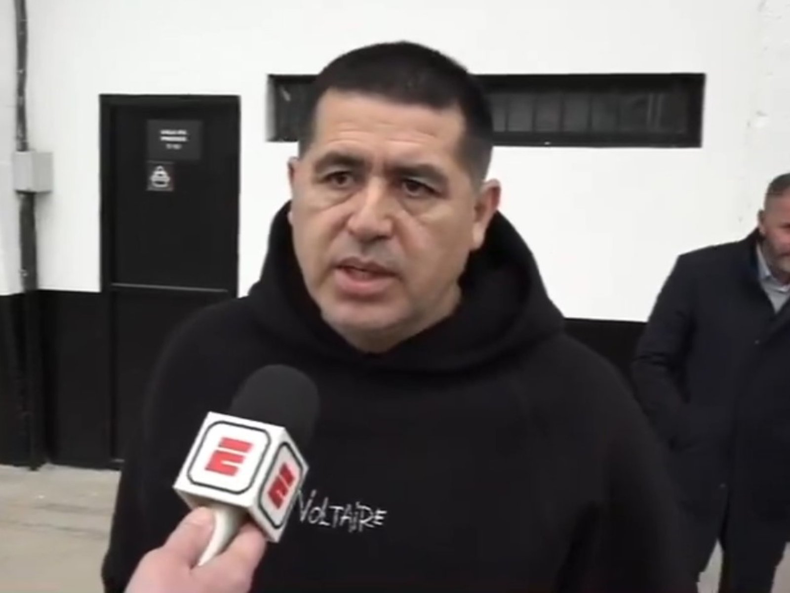 "Los partidos se ganan dentro de la cancha"