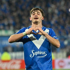 La historia de Policella, el "pibe de las rabonas" que es categoría 2009, casi juega para Chile y metió su primer gol con la camiseta de Vélez