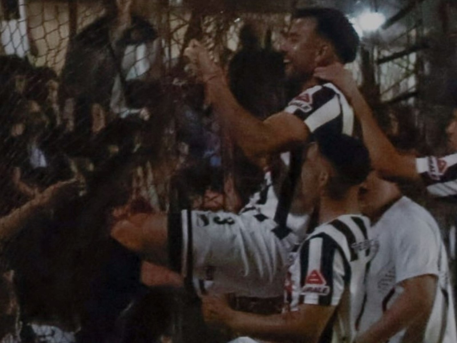 Mercedes le suma un nuevo dolor de cabeza a Puerto Nuevo: fue victoria 1-0 para el Blanquinegro :: Olé