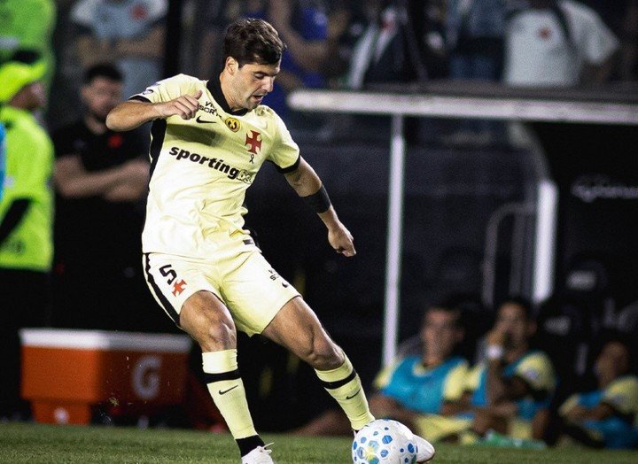 Santiago Sosa fue vendido al Vasco da Gama en el último mercado de pases. Foto: @santisosa.5
