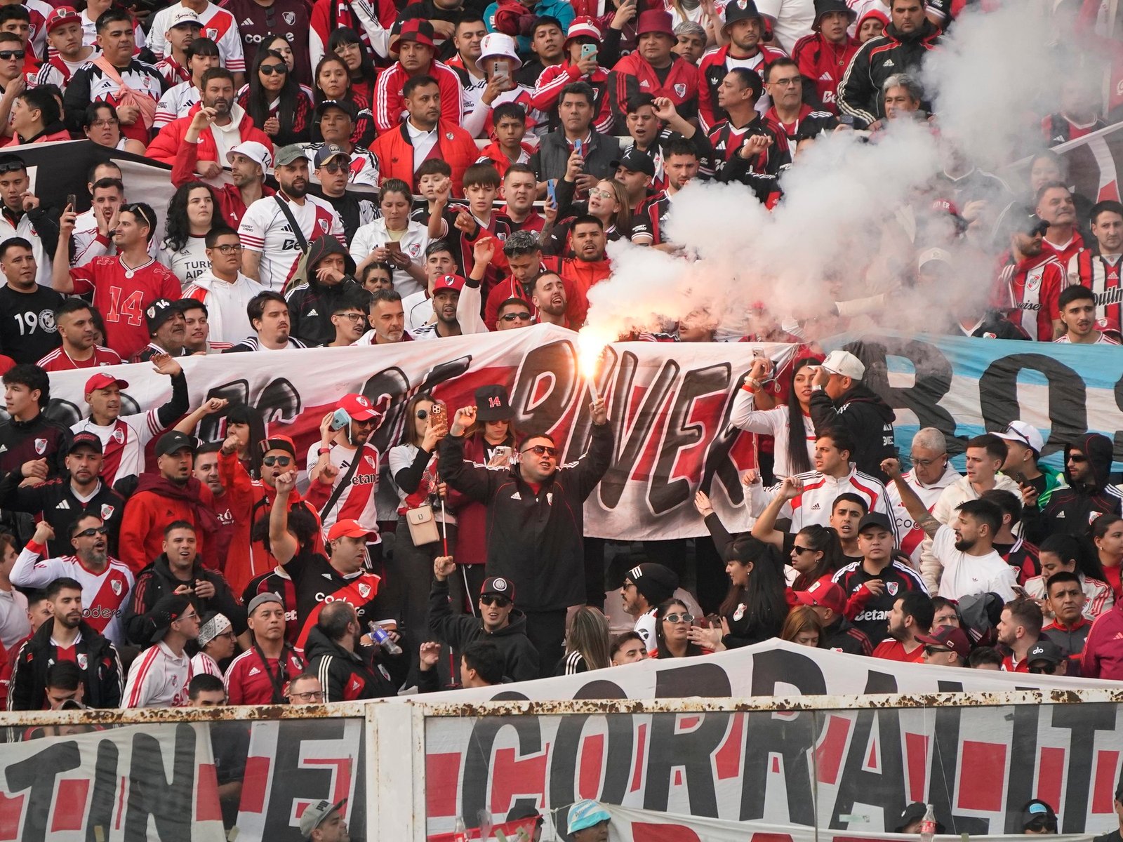 Oficial: River suma un partido más con hinchas visitantes en el Clausura :: Olé