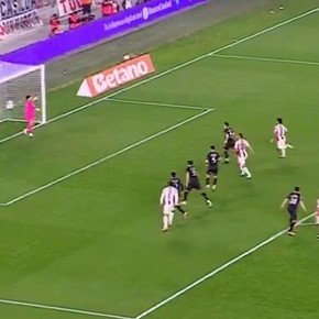 Video: la tremenda atajada de Hernán Galíndez al disparo de tiro libre de Ángel Correa