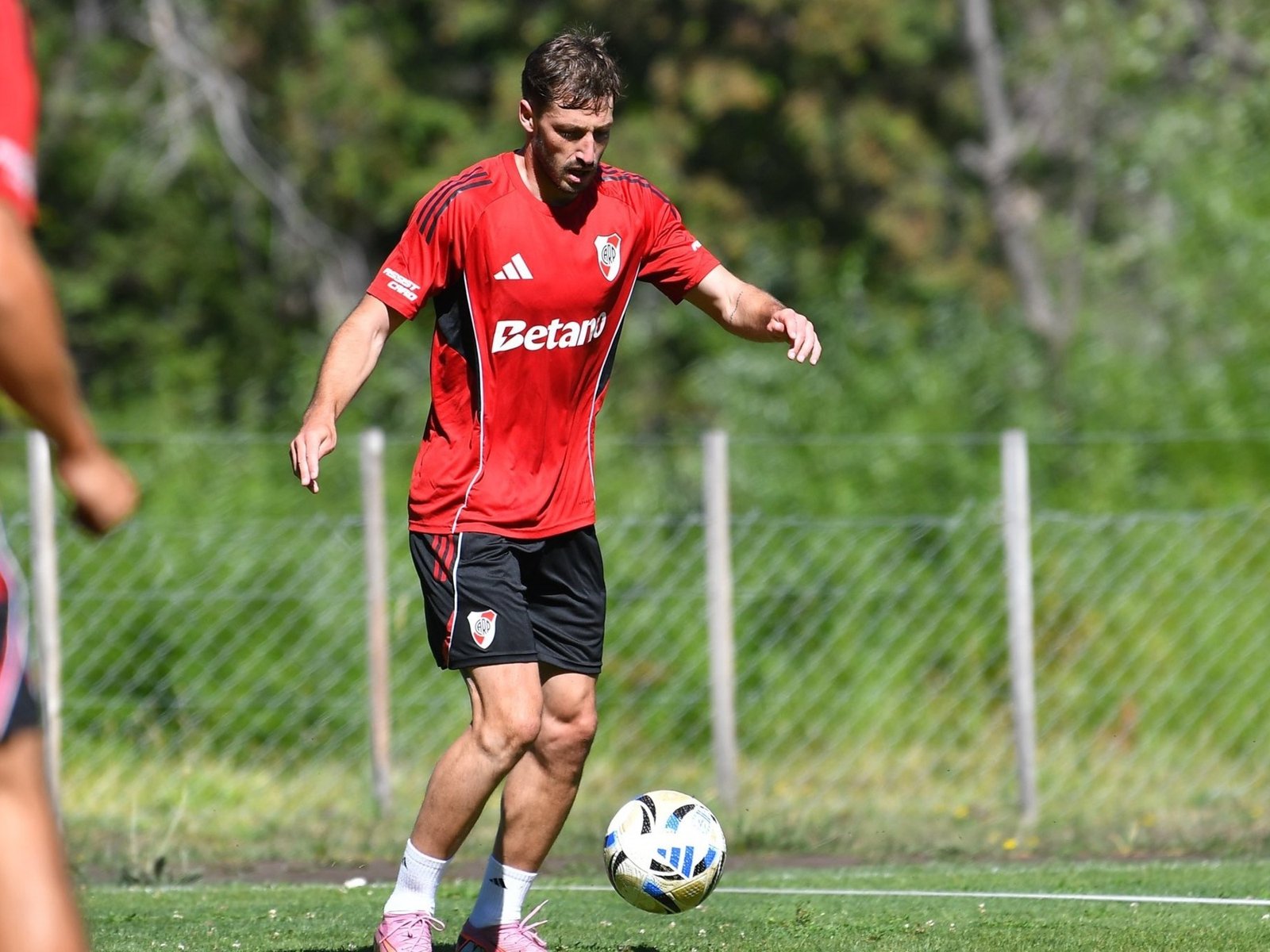 Por qué se demora la salida de Viña de River y la postura inflexible de Flamengo :: Olé