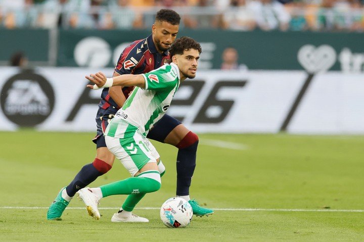 Abde Ezzalzouli, delantero del Betis. Foto: EFE / José Manuel Vidal.