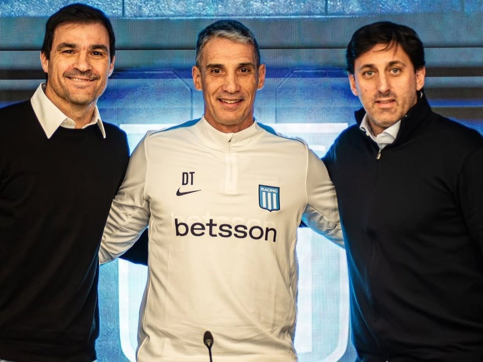 Racing en crisis: reunión clave con Vojvoda para definir su futuro :: Olé