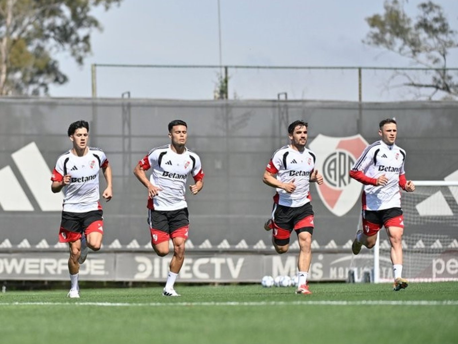 River, hoy EN VIVO: sigue la búsqueda de un central, cómo está Moreno y más noticias del jueves 3 de septiembre :: Olé