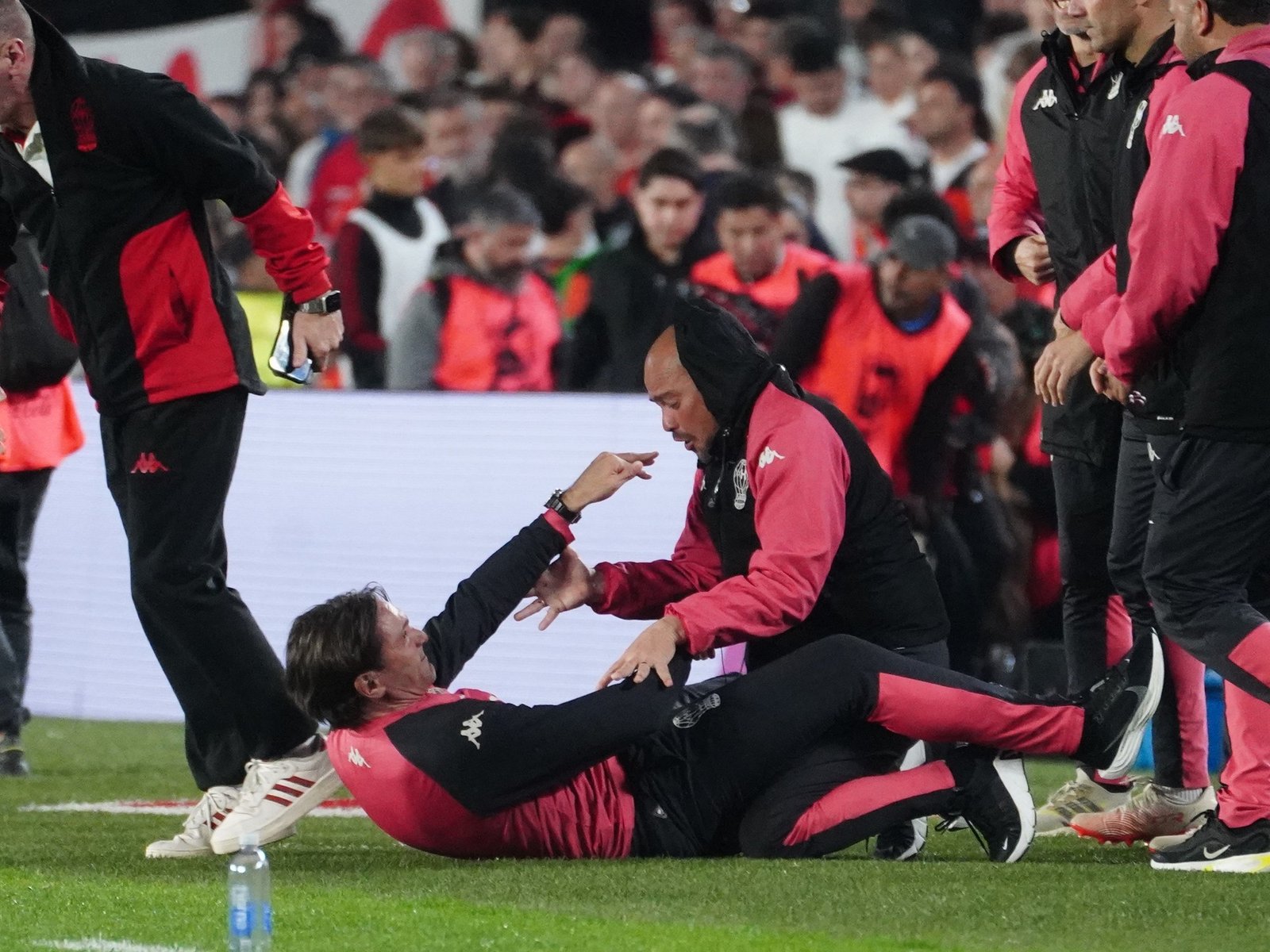 Terrible festejo de Diego Martínez al vencer a River y su invicto en el Monumental :: Olé