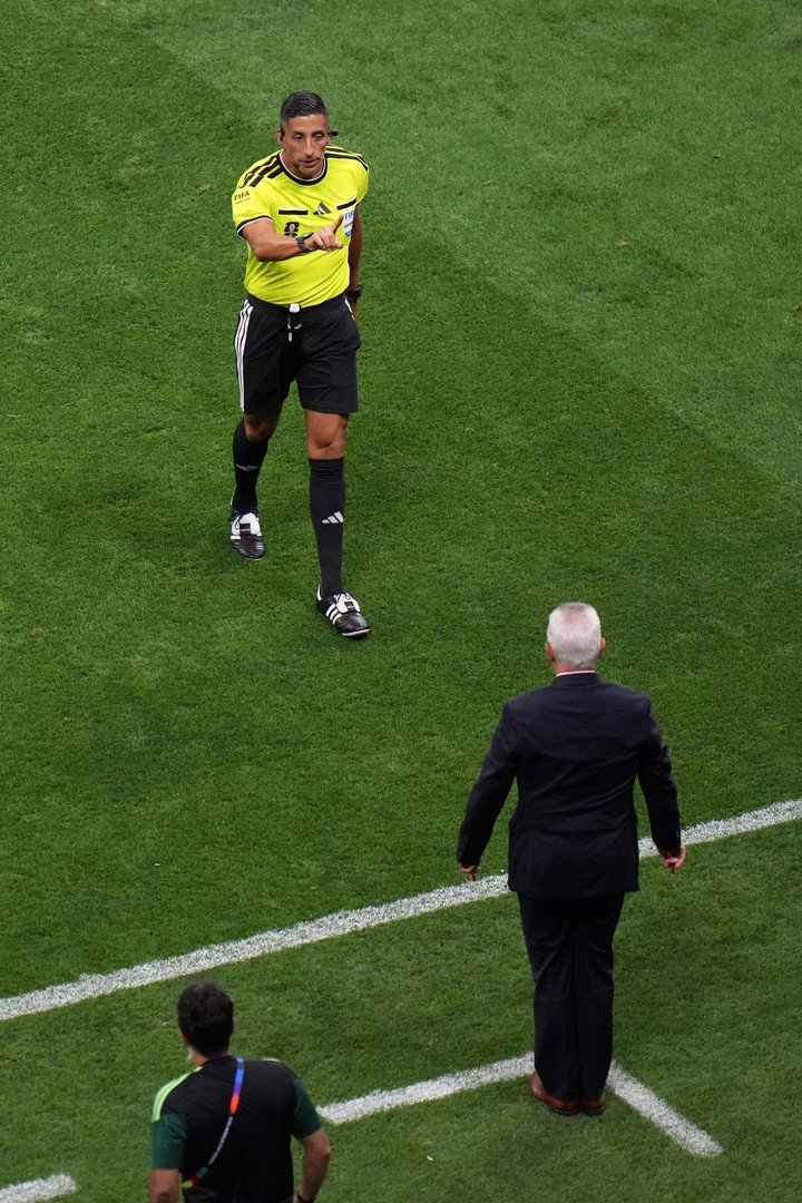 Falcón Pérez en el clásico rosarino.