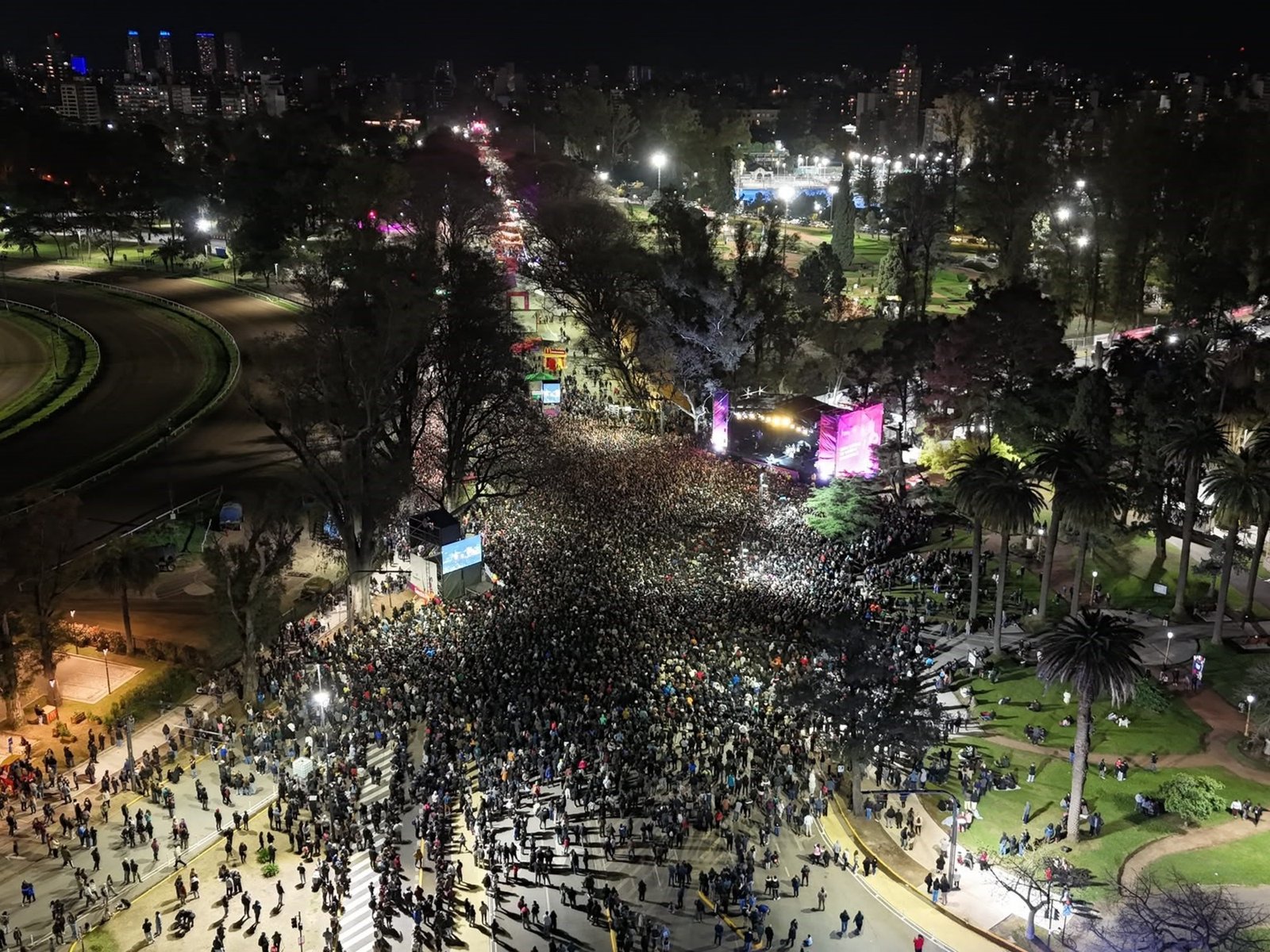 Una multitud recibió la primavera en los Fan Fest de los Juegos Suramericanos :: Olé