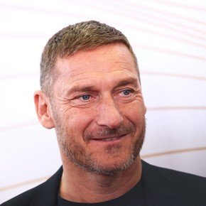 Totti, leyenda del fútbol italiano, se mete en el mundo del básquet