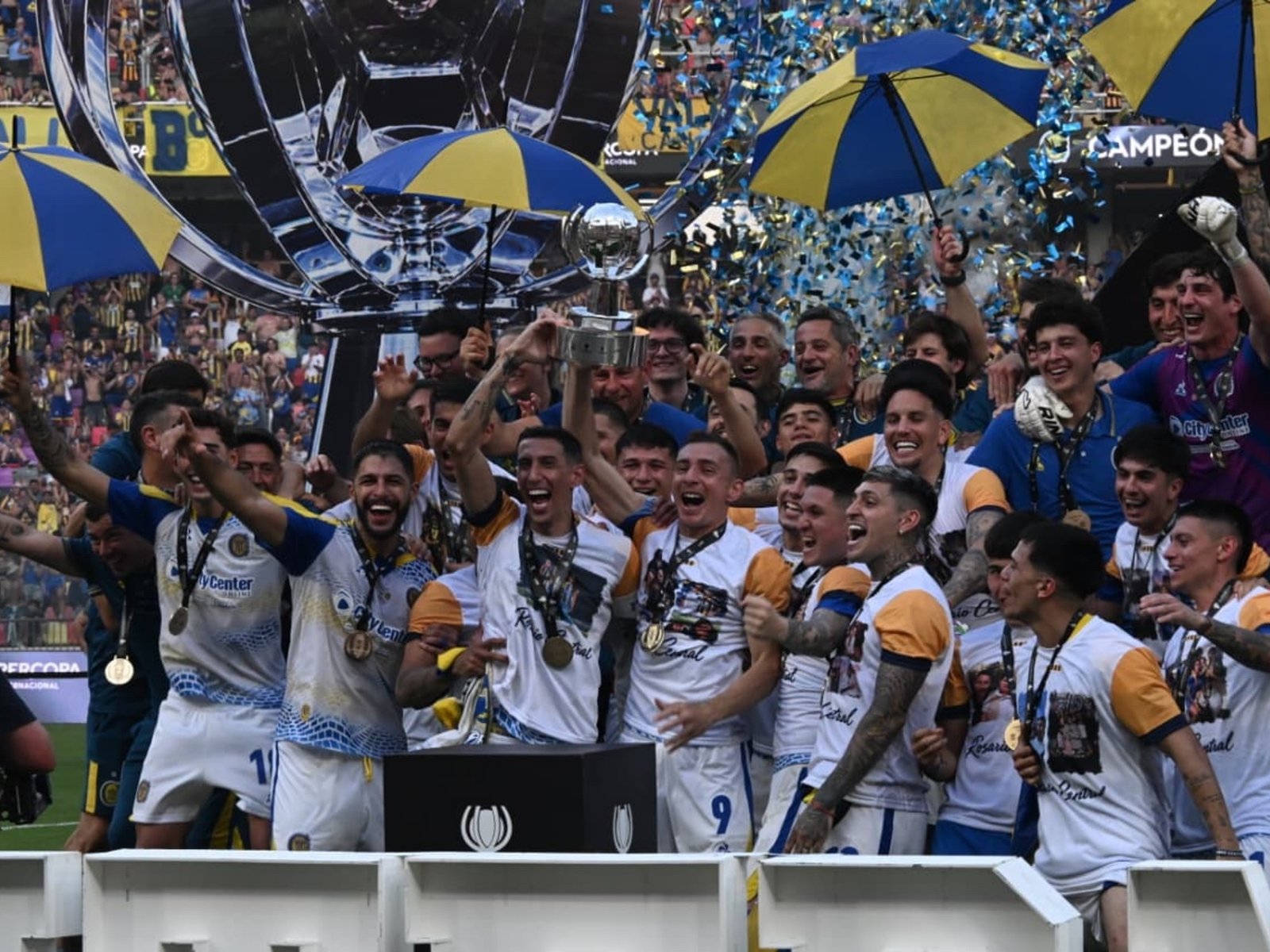 Va por otra estrella: a qué torneo se clasificó Rosario Central :: Olé