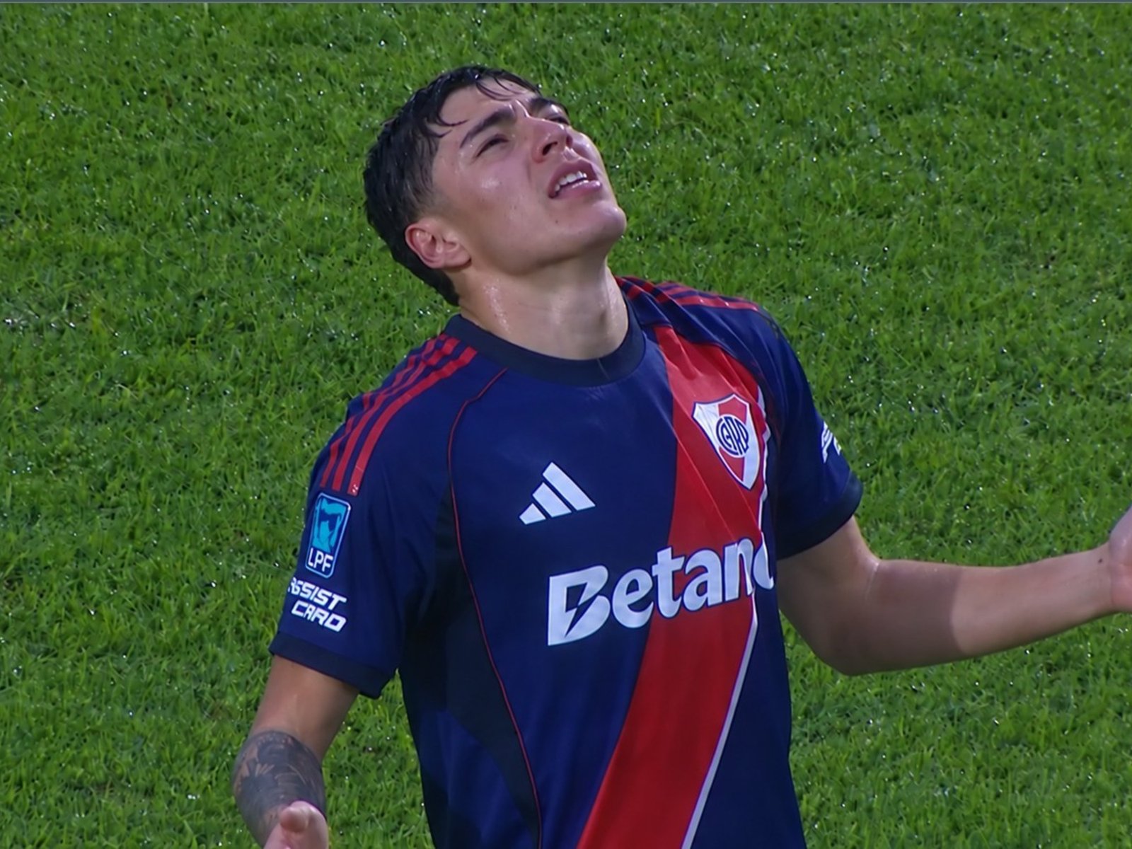 Video: el gol de Tobías Andrada para el 1-0 de River ante Atlético Tucumán :: Olé
